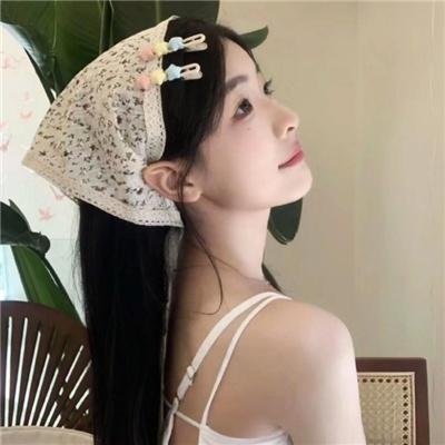 触碰的双手